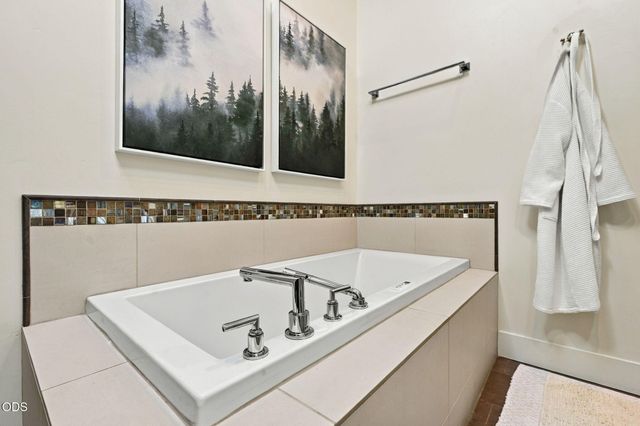 2244 NW Lolo Drive, Bend, OR 97703