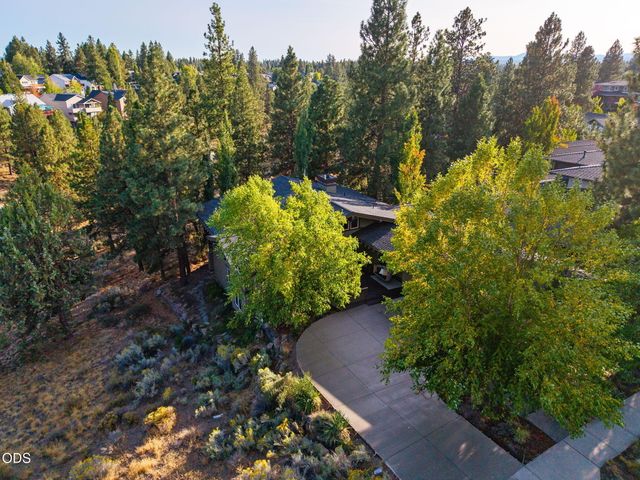 2244 NW Lolo Drive, Bend, OR 97703