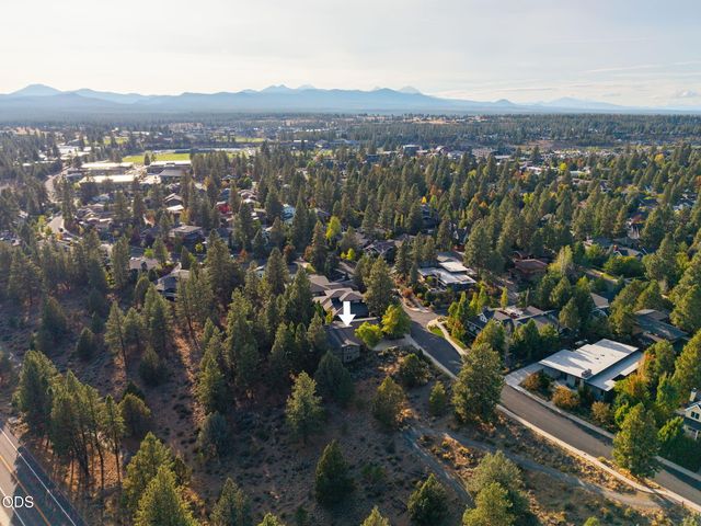 2244 NW Lolo Drive, Bend, OR 97703