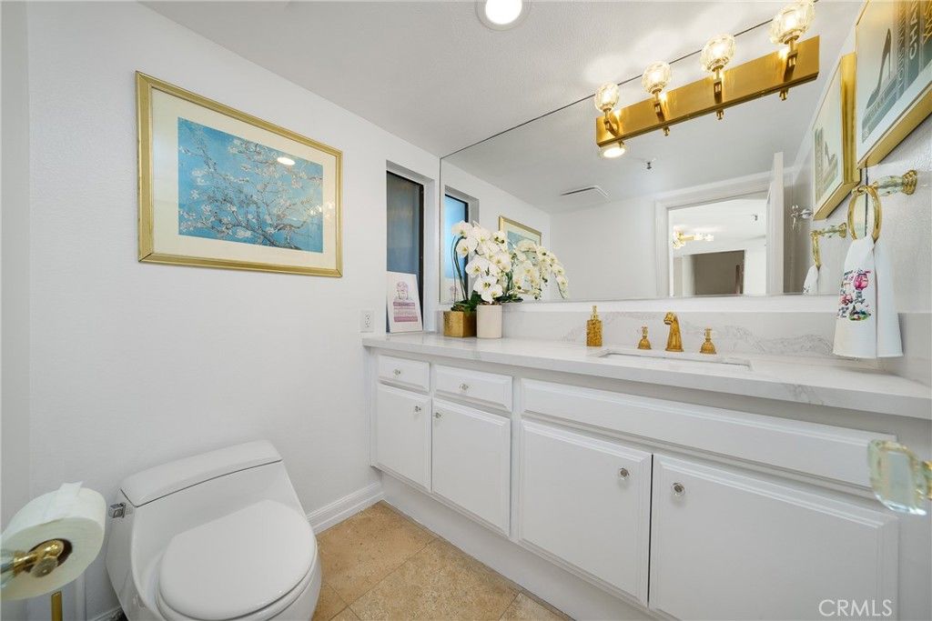 Image 15 of property listing at 67 Sea Island Drive, Newport Beach, CA 92660