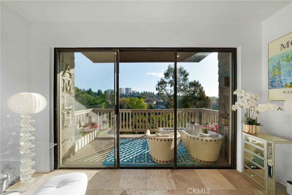 Image 19 of property listing at 67 Sea Island Drive, Newport Beach, CA 92660