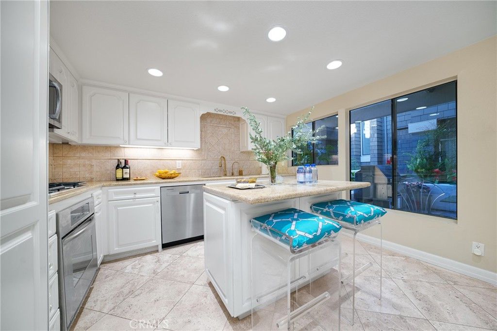 Image 7 of property listing at 67 Sea Island Drive, Newport Beach, CA 92660