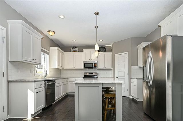 3330 N 128th Terrace, Kansas City, KS 66109