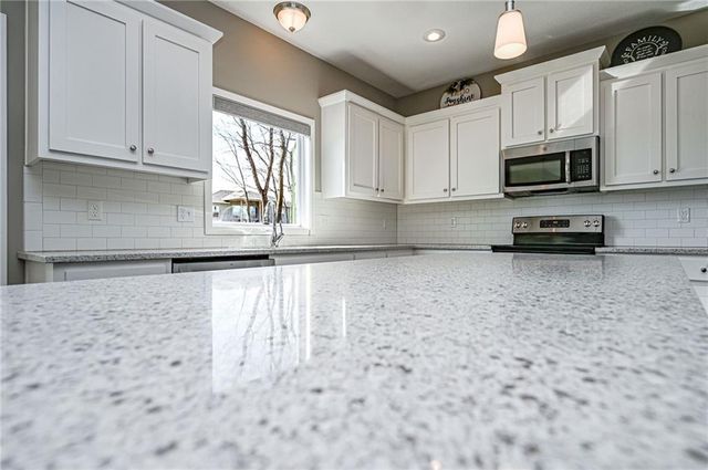 3330 N 128th Terrace, Kansas City, KS 66109