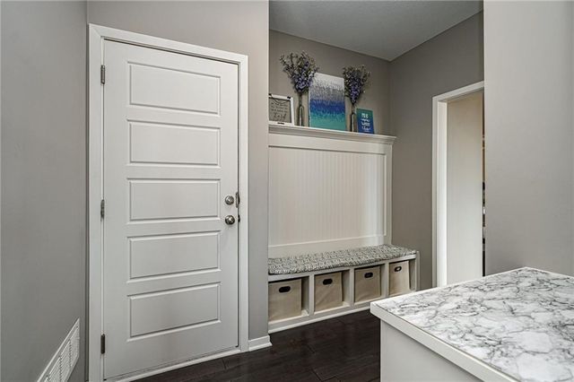 3330 N 128th Terrace, Kansas City, KS 66109