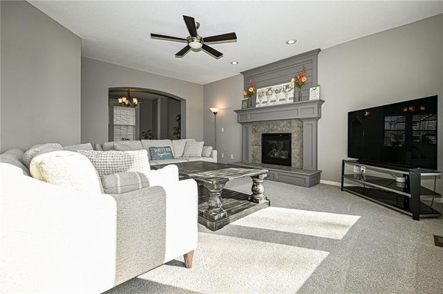 3330 N 128th Terrace, Kansas City, KS 66109