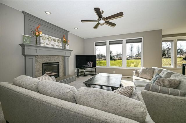 3330 N 128th Terrace, Kansas City, KS 66109