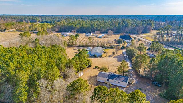 2179 Jasmine Rd., Loris, SC 29569