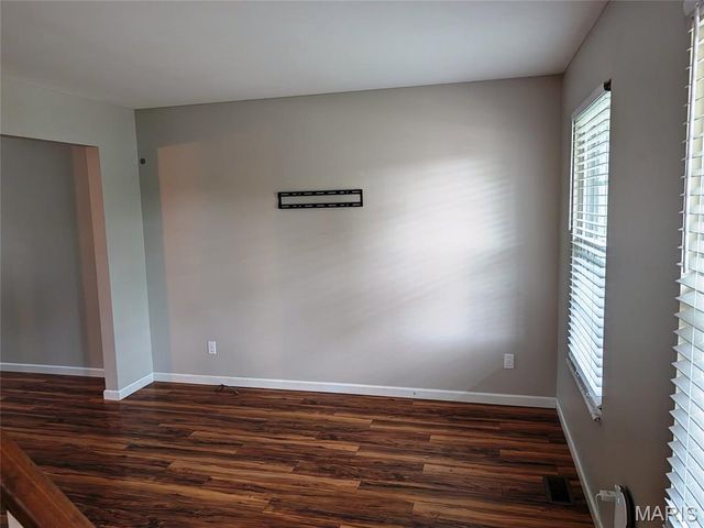 905 Lands End Circle, St Charles, MO 63304