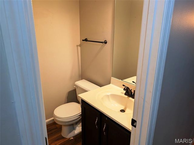 905 Lands End Circle, St Charles, MO 63304