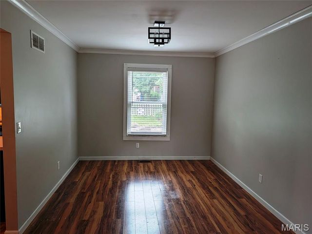 905 Lands End Circle, St Charles, MO 63304