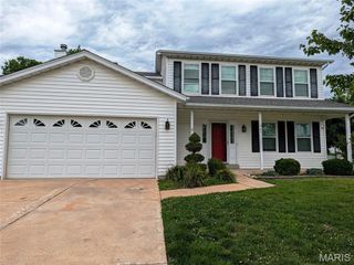 905 Lands End Circle, St Charles, MO 63304