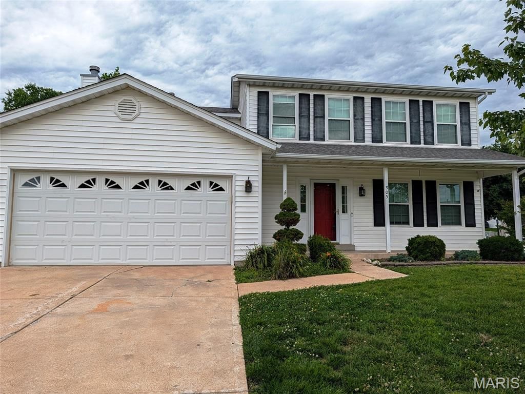 905 Lands End Circle, St Charles, MO 63304