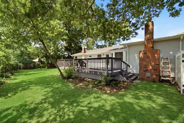 20 Musket Drive, Shirley, NY 11967