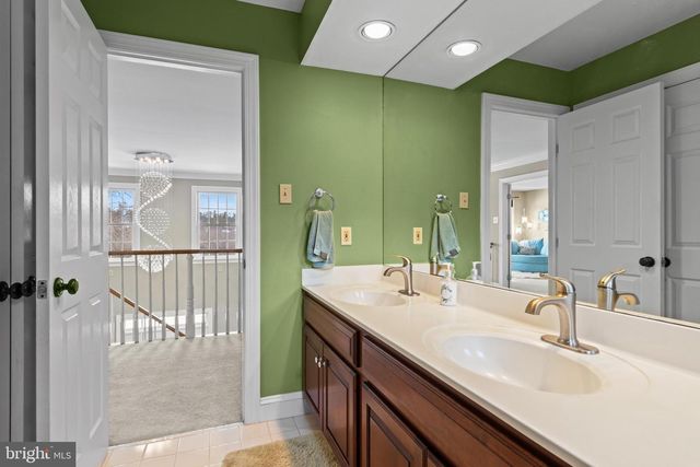 825 BAINBRIDGE DR, West Chester, PA 19382