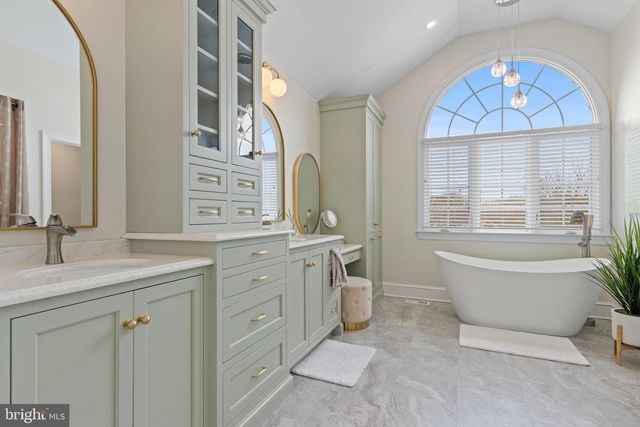 825 BAINBRIDGE DR, West Chester, PA 19382