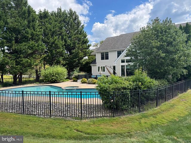 825 BAINBRIDGE DR, West Chester, PA 19382