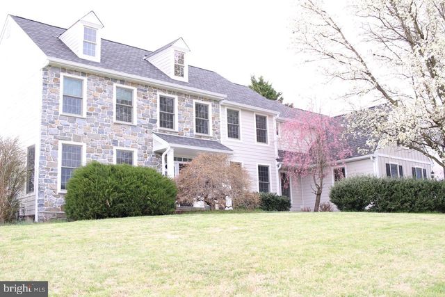 825 BAINBRIDGE DR, West Chester, PA 19382