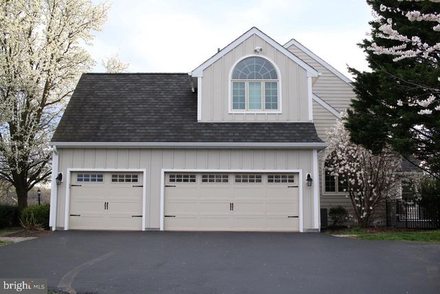 825 BAINBRIDGE DR, West Chester, PA 19382
