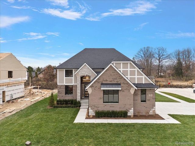 50896 Mistwood Drive, Macomb, MI 48042