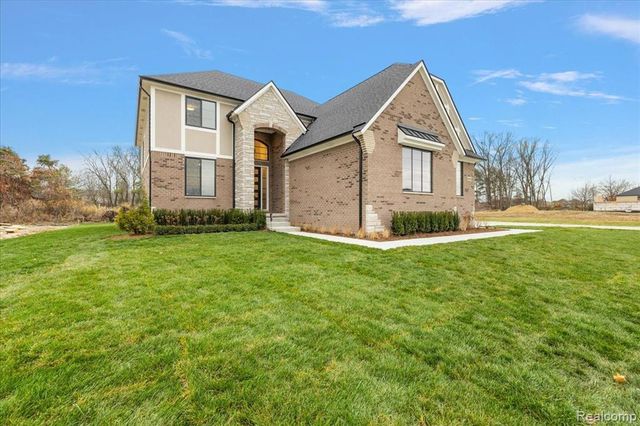 50896 Mistwood Drive, Macomb, MI 48042