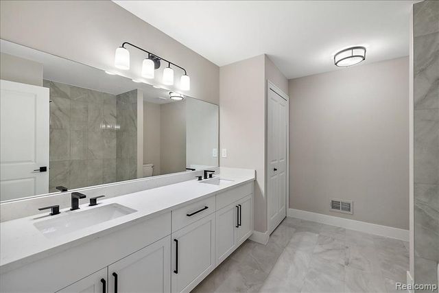 50896 Mistwood Drive, Macomb, MI 48042