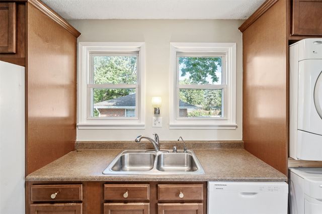 217 E Park Avenue, Des Moines, IA 50315