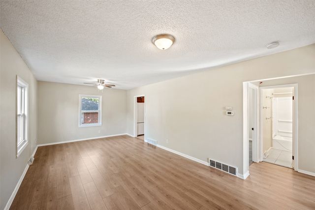 217 E Park Avenue, Des Moines, IA 50315