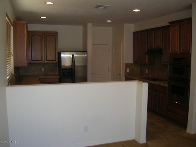9008 N Roebling Drive W, Tucson, AZ 85742