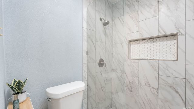 7863 Hawk Trail, San Antonio, TX 78250