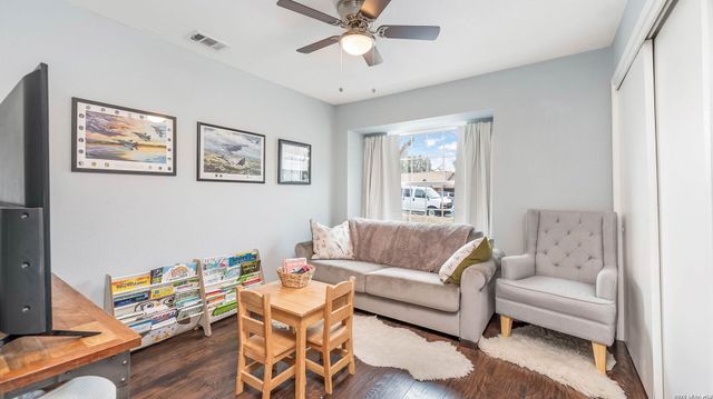 7863 Hawk Trail, San Antonio, TX 78250