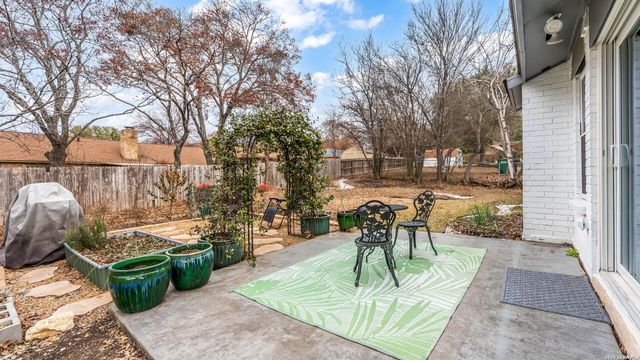 7863 Hawk Trail, San Antonio, TX 78250