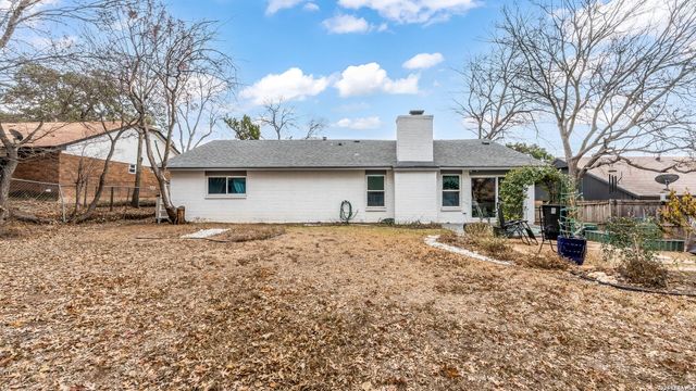 7863 Hawk Trail, San Antonio, TX 78250