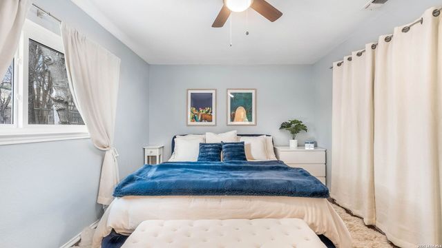 7863 Hawk Trail, San Antonio, TX 78250