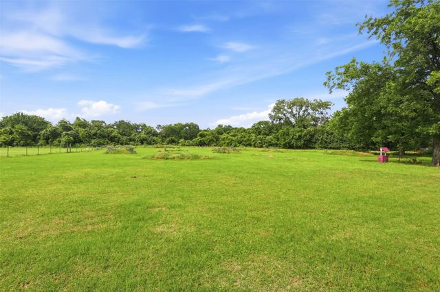 308 W 1st Street, Springtown, TX 76082
