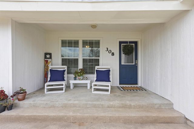 308 W 1st Street, Springtown, TX 76082