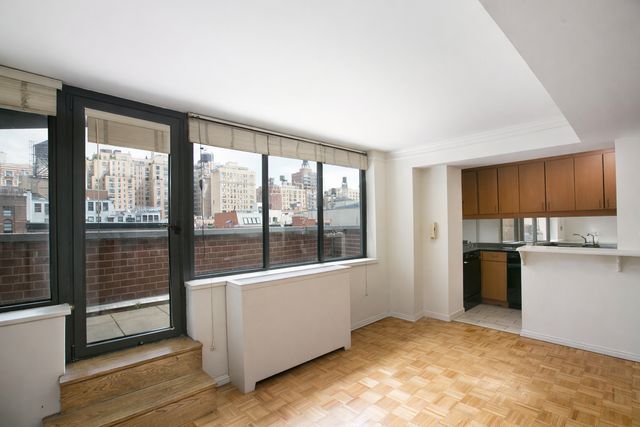 225 W 83rd St Apt 7Y, New York City, NY 10024