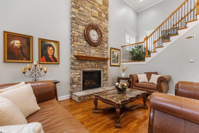 8 Middleberry Court, Greer, SC 29650