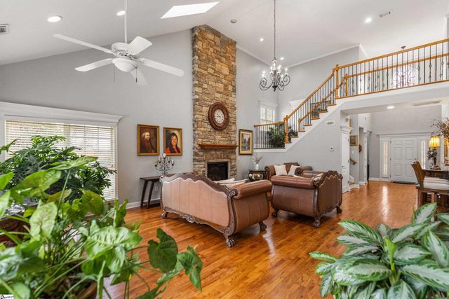 8 Middleberry Court, Greer, SC 29650