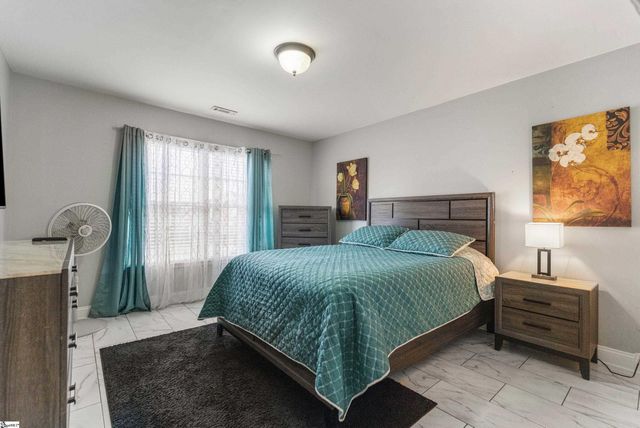 8 Middleberry Court, Greer, SC 29650