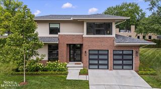 361 Moselle Place, Grosse Pointe Farms, MI 48236