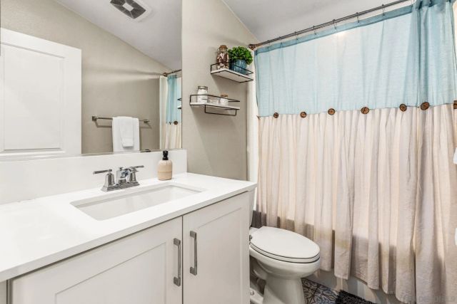 807 Jersey Ct, San Diego, CA 92109