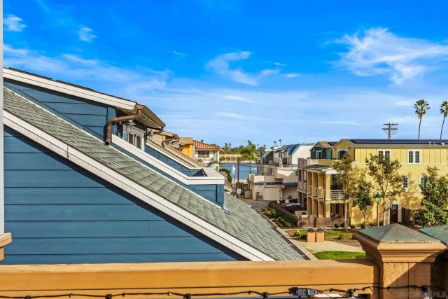 807 Jersey Ct, San Diego, CA 92109