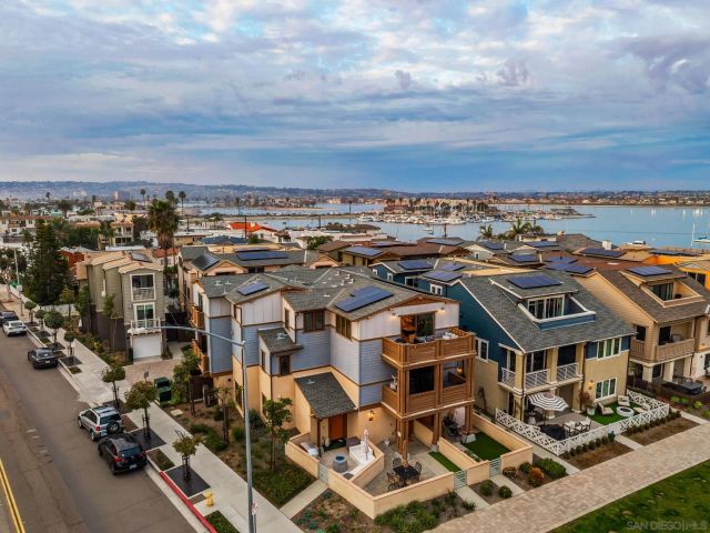 807 Jersey Ct, San Diego, CA 92109