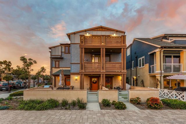 807 Jersey Ct, San Diego, CA 92109