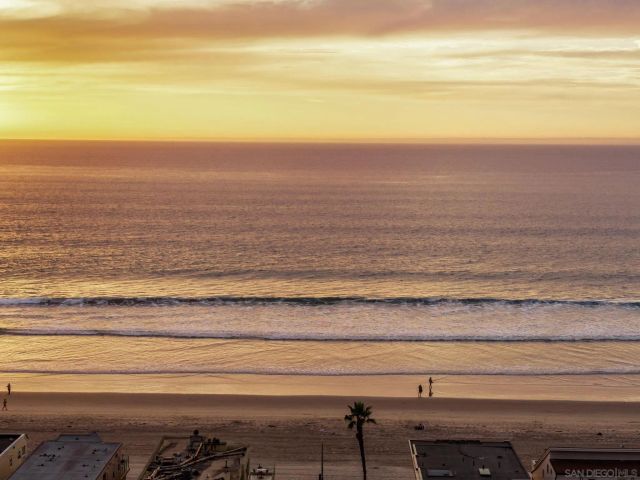 807 Jersey Ct, San Diego, CA 92109