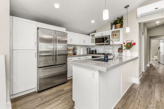 807 Jersey Ct, San Diego, CA 92109