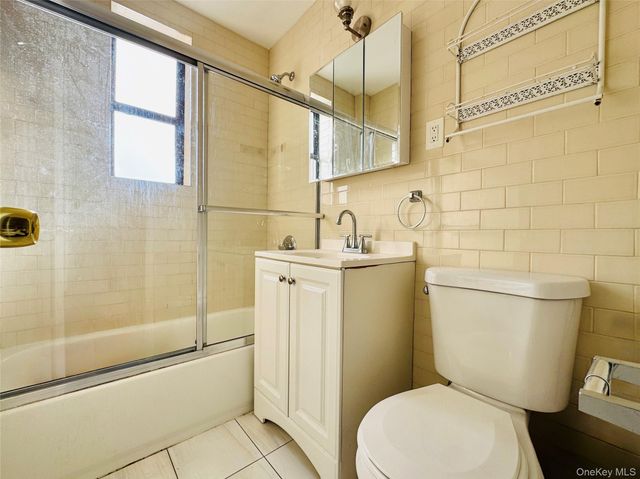 141-05 Pershing Crescent 207, Briarwood, NY 11435