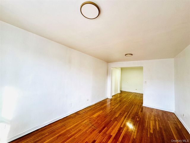 141-05 Pershing Crescent 207, Briarwood, NY 11435