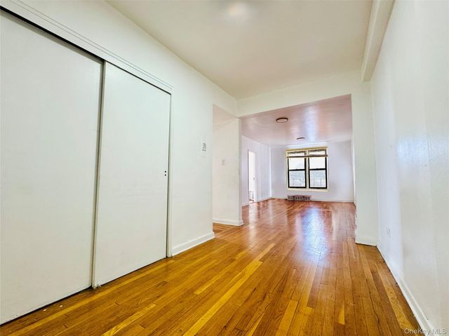 141-05 Pershing Crescent 207, Briarwood, NY 11435